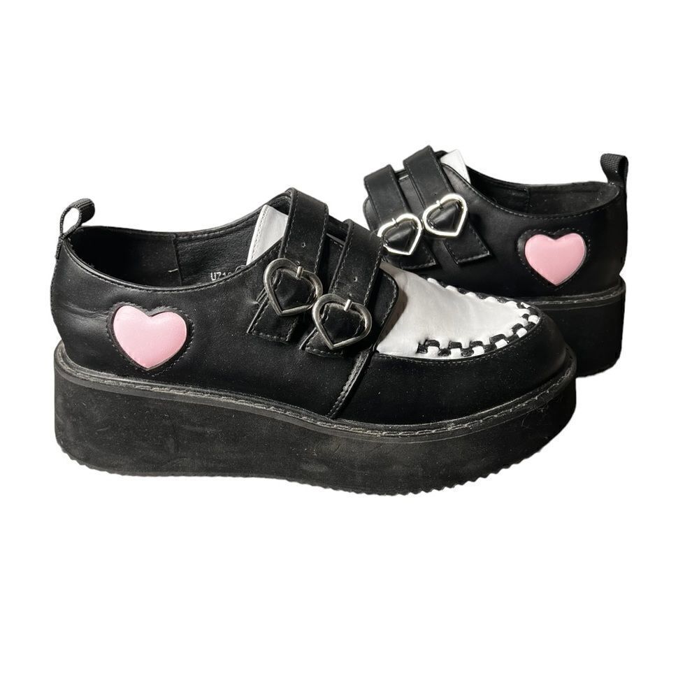 Koi Pink Heart Black Strappy Creeper Size 7